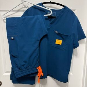 FIGS Deep Reef Petite Catarina Top + Tall Dowa Pant - Large